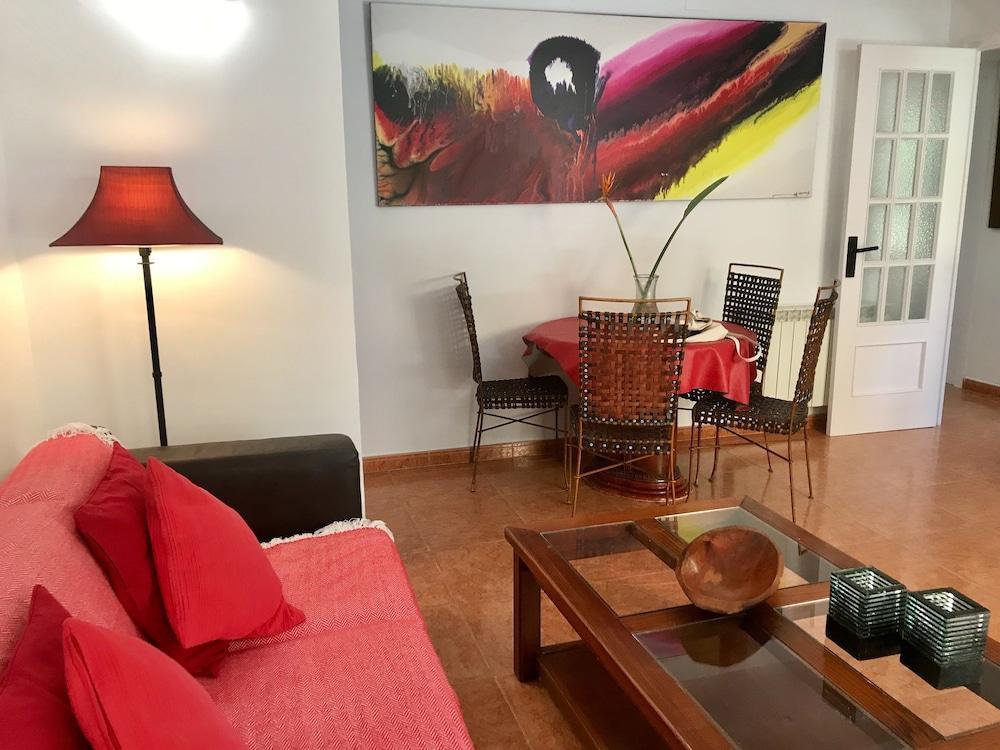 Hotel Los Globos Сиджес Экстерьер фото