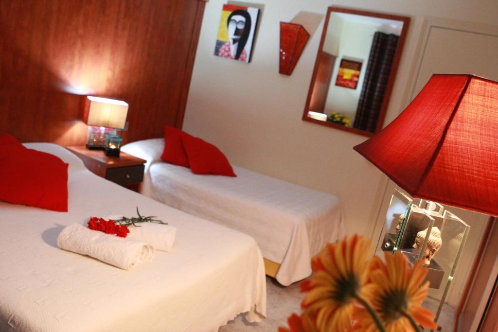 Hotel Los Globos Сиджес Номер фото