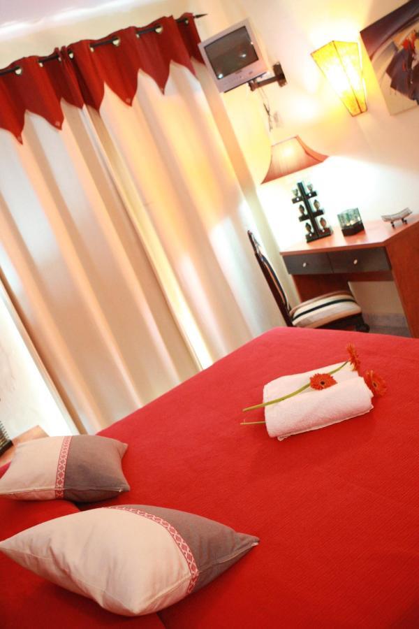 Hotel Los Globos Сиджес Номер фото